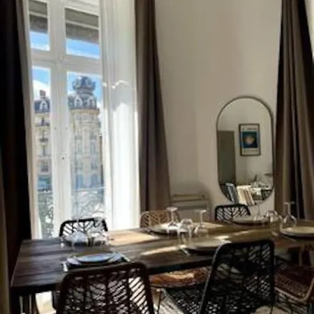 Casa Kuta - Place De La Comedie, شقة